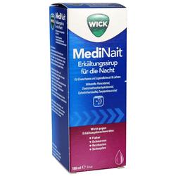 Blaue Verpackung von MediNait-Erkältungssirup für die Nacht gegen Erkältungssymptome.